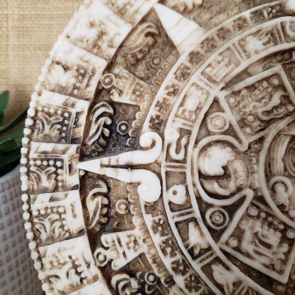 Vintage Hand Carved Aztec Mayan Sun Stone Calendar Round Wall Plaque Mexicana - Picture 5 of 15